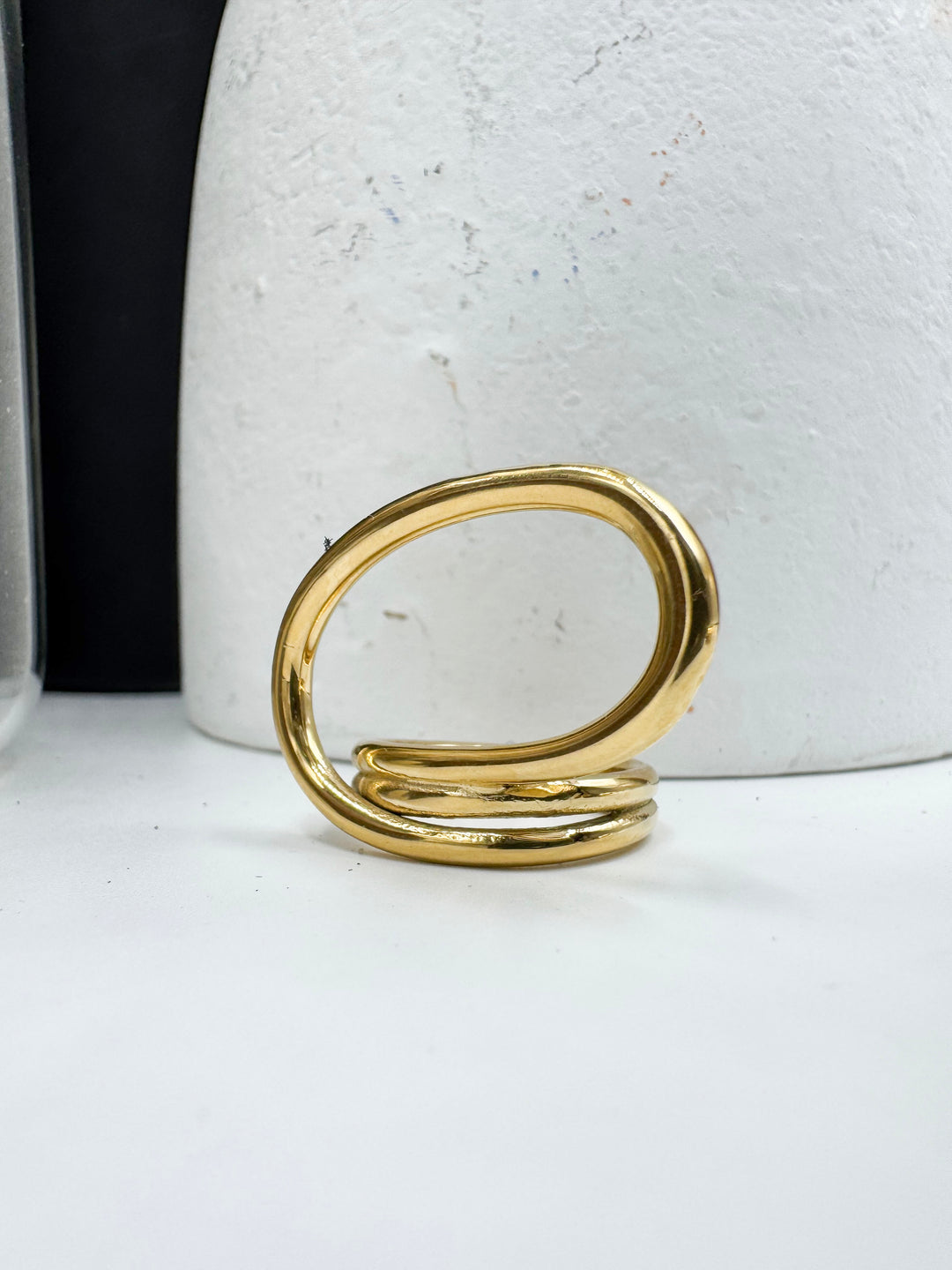 Saphine Swirl Ring