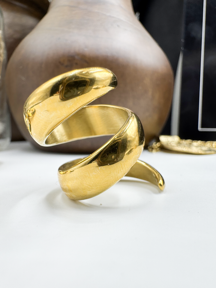 Cali Spiral Ring